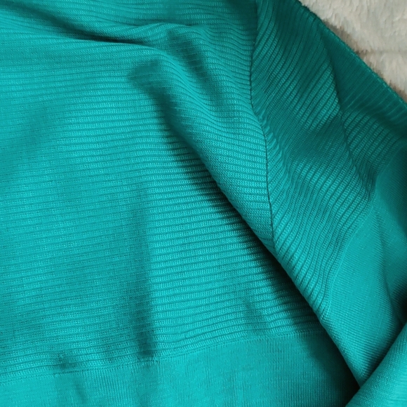 Host Pick 🥂 Vintage Valentino Uomo Teal Sweater - Picture 6 of 9